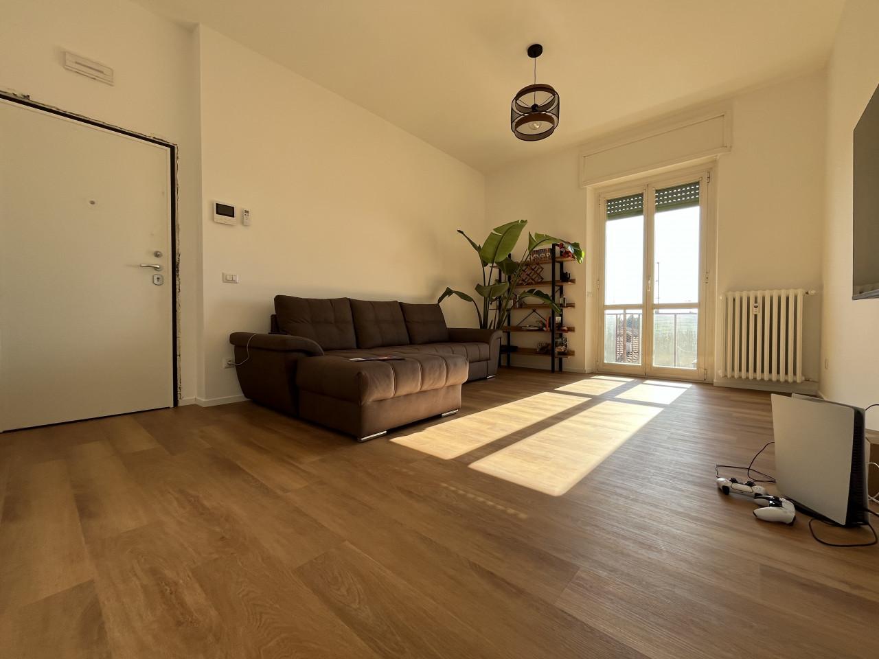 3 rooms Apartment in Arese, Italy No. 24368