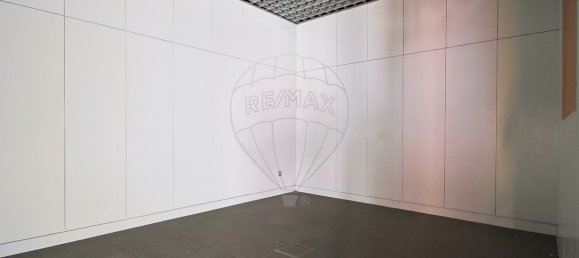 295m² Commercial property in Soure, Portugal No. 70891 12