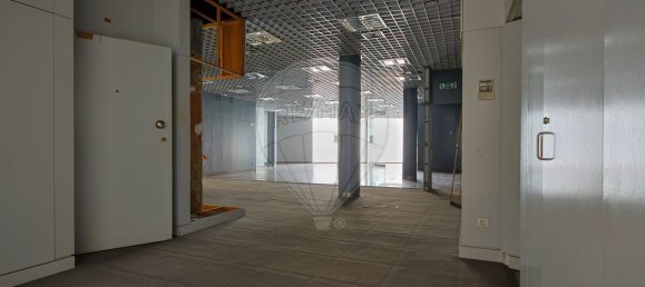 295m² Commercial property in Soure, Portugal No. 70891 10