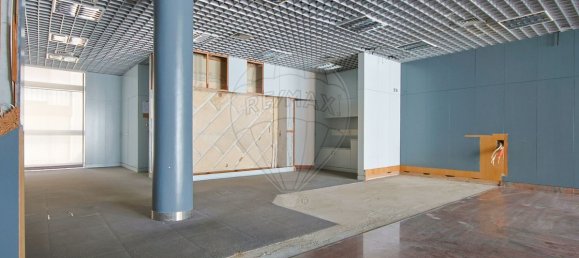 295m² Commercial property in Soure, Portugal No. 70891 14