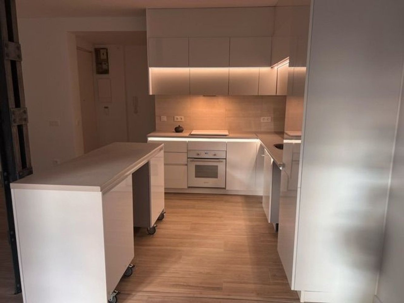 Apartamento de 3 dormitorios en Madrid, Spain No. 173793