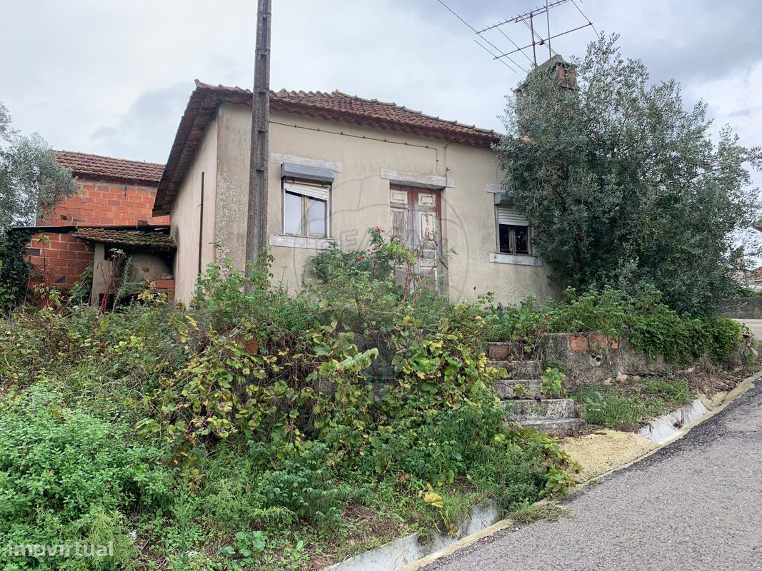 2 bedrooms House in Leiria, Portugal No. 167916