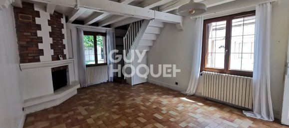 2 bedrooms House in Fontenay-sous-Bois, France No. 186121 3