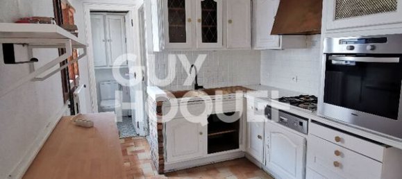 2 bedrooms House in Fontenay-sous-Bois, France No. 186121 4