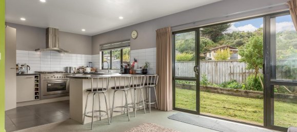 4 bedrooms House in Aotea, New Zealand No. 140 5