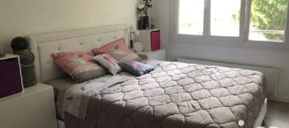 2 bedrooms Apartment in Reims, France No. 55806 3