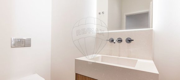 3 bedrooms Apartment in Lisbon, Portugal No. 104630 8