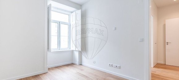 3 bedrooms Apartment in Lisbon, Portugal No. 104630 10