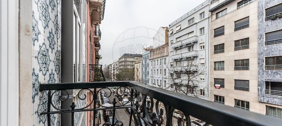 3 bedrooms Apartment in Lisbon, Portugal No. 104630 17