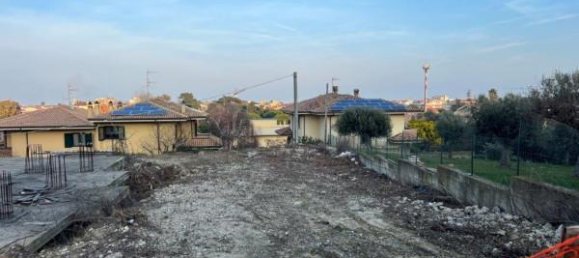 1800m² Land in Tortoreto, Italy No. 166976 3