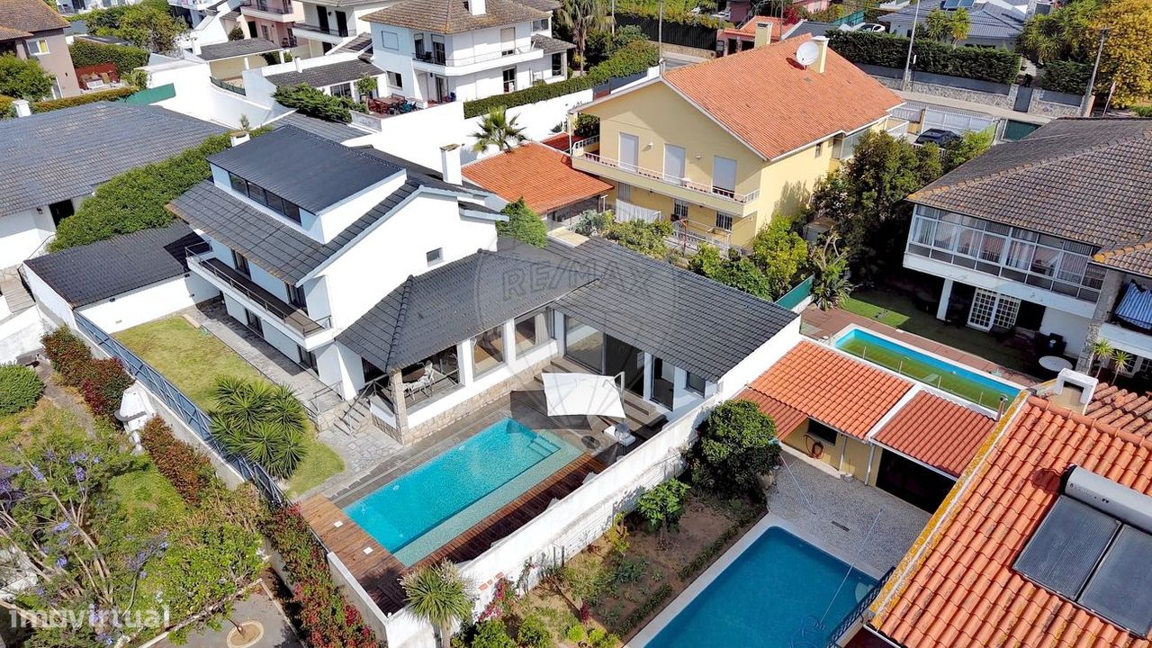 4 bedrooms Villa in Cascais, Portugal No. 160332