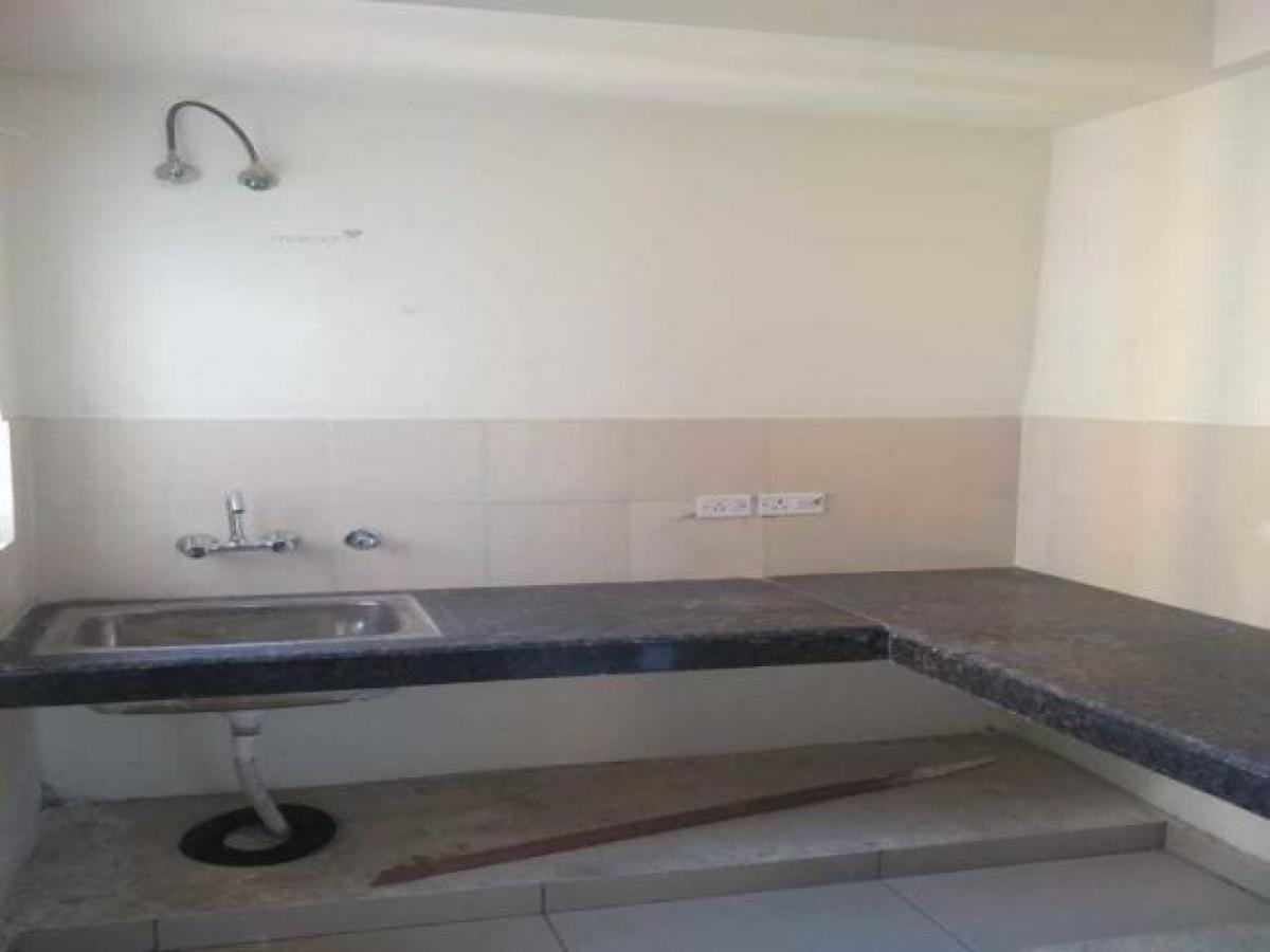 2 bedrooms House in Noida, India No. 68030