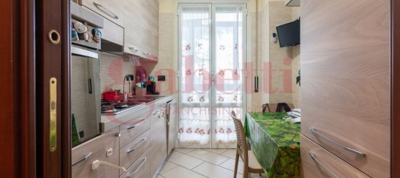 Apartamento de 3 dormitorios en Milan, Italy No. 364983 10