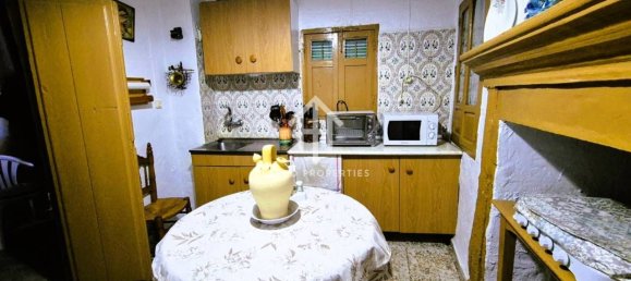 4 bedrooms House in Zagra, Spain No. 136329 3