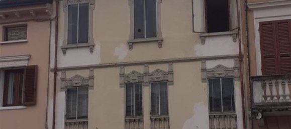 6 rooms Apartment in Ostiglia, Italy No. 222922 3