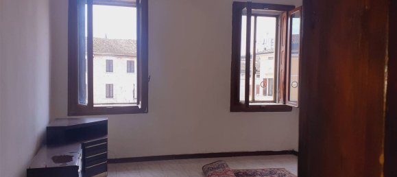 6 rooms Apartment in Ostiglia, Italy No. 222922 26