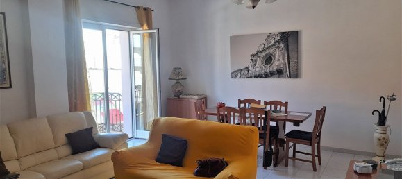 4-salle Appartement à Lecce, Italy No. 15613 2
