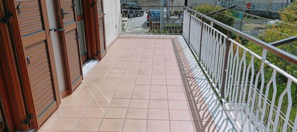 3 rooms Apartment in Salerno, Italy No. 274322 4