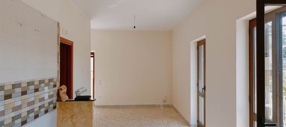 3 rooms Apartment in Salerno, Italy No. 274322 2