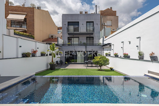 5 bedrooms House in Sabadell, Spain No. 193120