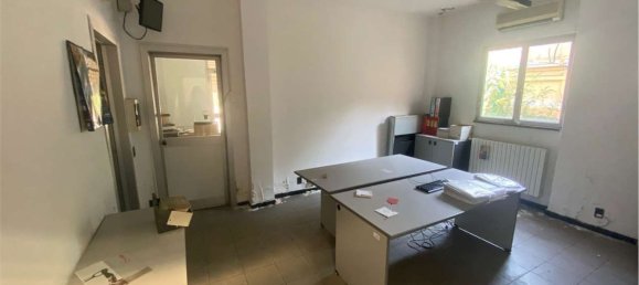 Armazém em Limbiate, Italy 3700 m² N.º 359787 9