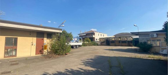 Armazém em Limbiate, Italy 3700 m² N.º 359787 39