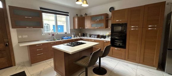 2 bedrooms Maisonette in Marsaxlokk, Malta No. 7381 2