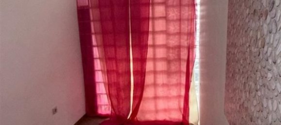 52m² Commercial property in Rio Tinto, Portugal No. 64678 11