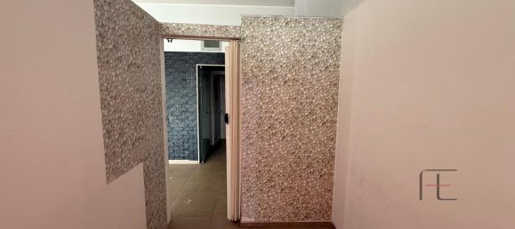 52m² Commercial property in Rio Tinto, Portugal No. 64678 9