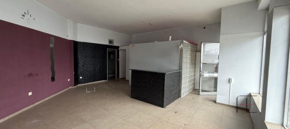 52m² Commercial property in Rio Tinto, Portugal No. 64678 6