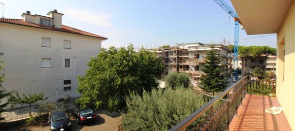 3 bedrooms Apartment in Civitanova Marche, Italy No. 351500 2