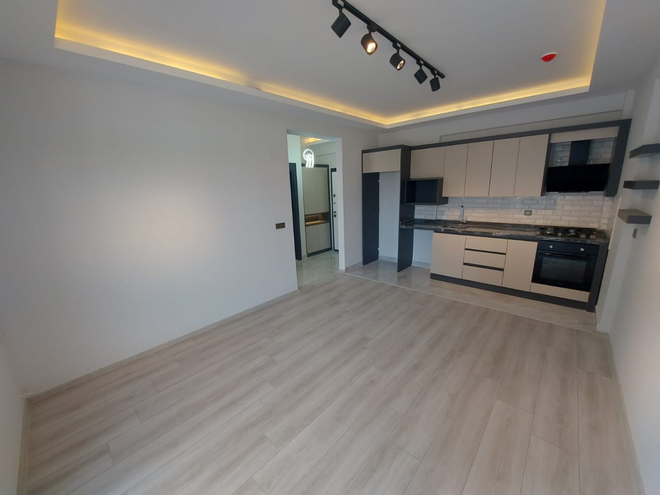 Квартира 1+1 в Мерсин, Турция № 21336