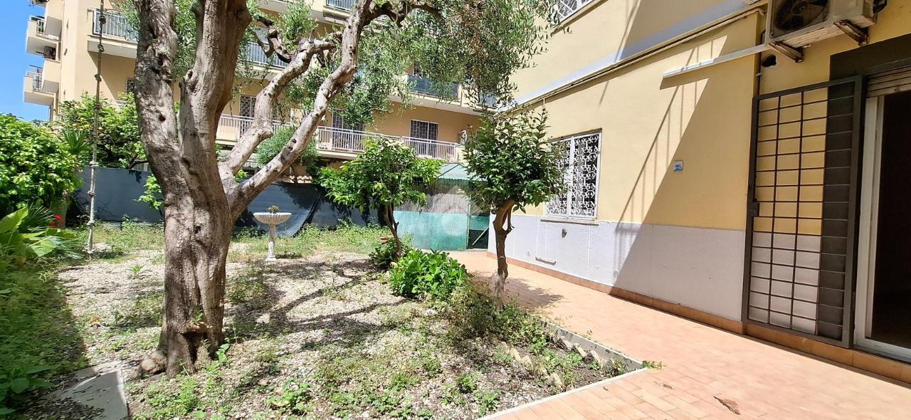 3 rooms Apartment in Rome, Italy No. 14804