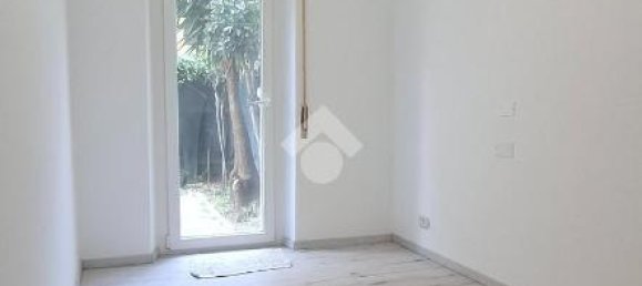3 rooms Apartment in Rome, Italy No. 14804 7