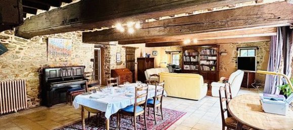 Casa de 8 habitaciónes en Combourtille, France No. 205382 5