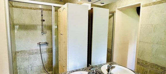 Casa de 8 habitaciónes en Combourtille, France No. 205382 10