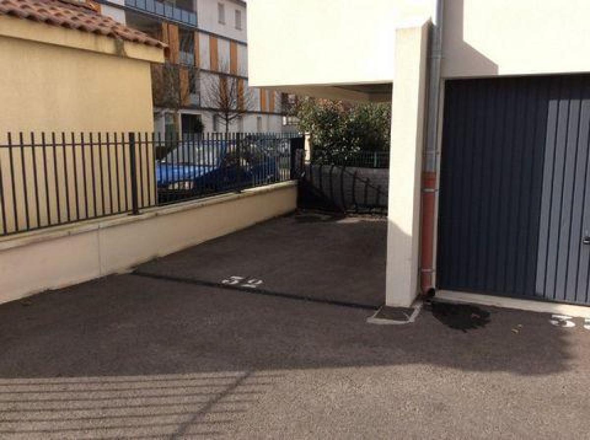 18m² Shop in Colomiers, France No. 19568