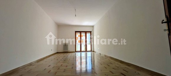 3 Schlafzimmer Wohnung in Isernia, Italy, Nr. 72759 8