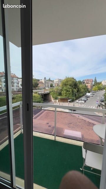 Studio in Chaville, France No. 332418