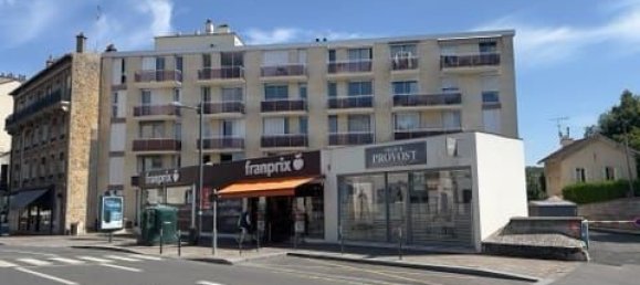 Studio in Chaville, France No. 332418 9