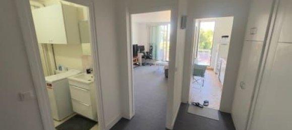 Studio in Chaville, France No. 332418 2