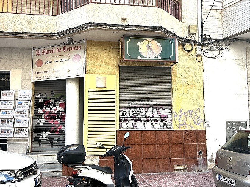 100m² Commercial property in Torrevieja, Spain No. 17764