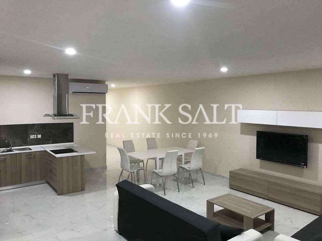 Квартира с 4 спальнями в Корми, Мальта № 9339