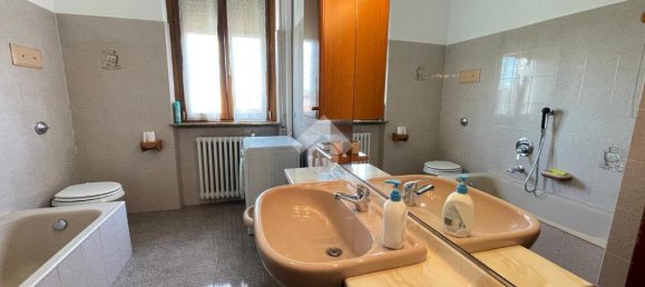 Apartamento de 2 dormitorios en Villa Cortese, Italy No. 356611 25