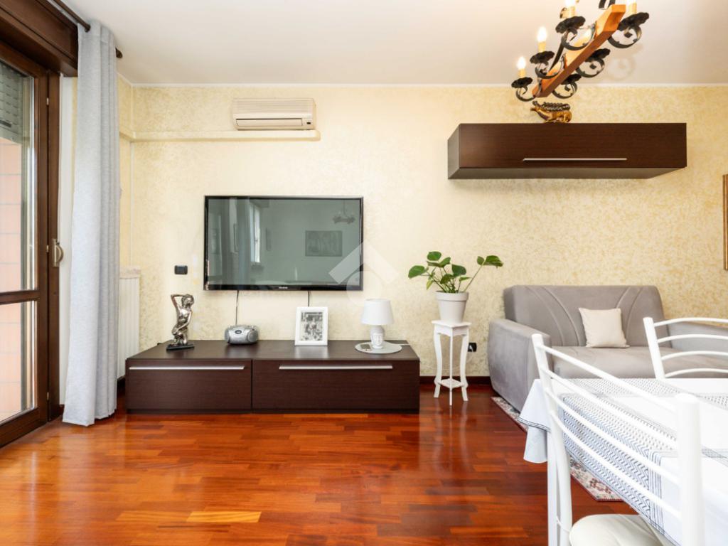1 chambre Appartement à Milan, Italy No. 386063