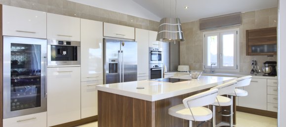 4 bedrooms Villa in Manilva, Spain No. 3271 10