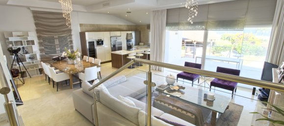 4 bedrooms Villa in Manilva, Spain No. 3271 4