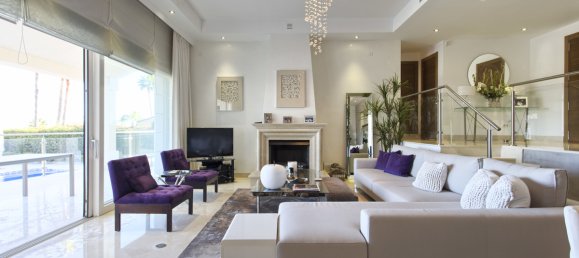 4 bedrooms Villa in Manilva, Spain No. 3271 6