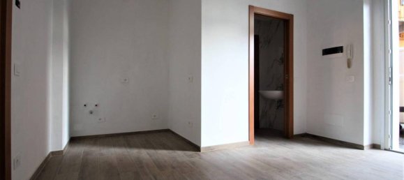 2 rooms Apartment in Cinisello Balsamo, Italy No. 37708 5