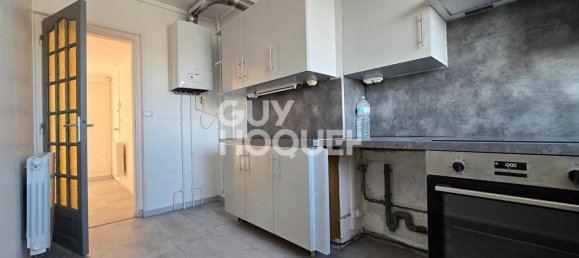 3 bedrooms Apartment in Cachan, France No. 201945 5